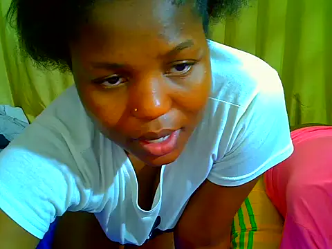 Snapshot of SweetHoney21_ chatting on May 31, 2026, 6:09 pm SweetHoney21 online show from May 31, 2026, 6:09 pm