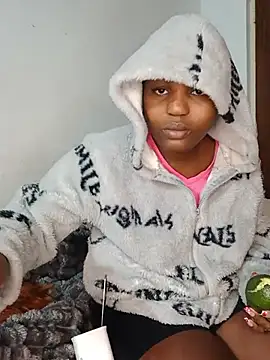 Snapshot of SweetHoney21_ chatting on July 5, 2026, 4:41 am SweetHoney21 online show from July 5, 2026, 4:41 am