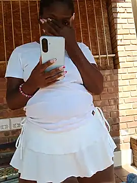 Snapshot of SweetHoney21_ chatting on July 14, 2026, 10:21 am SweetHoney21 online show from July 14, 2026, 10:21 am
