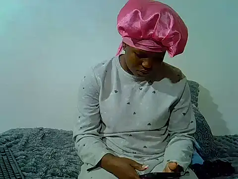 Snapshot of SweetHoney21_ chatting on May 18, 2026, 10:31 am SweetHoney21 online show from May 18, 2026, 10:31 am