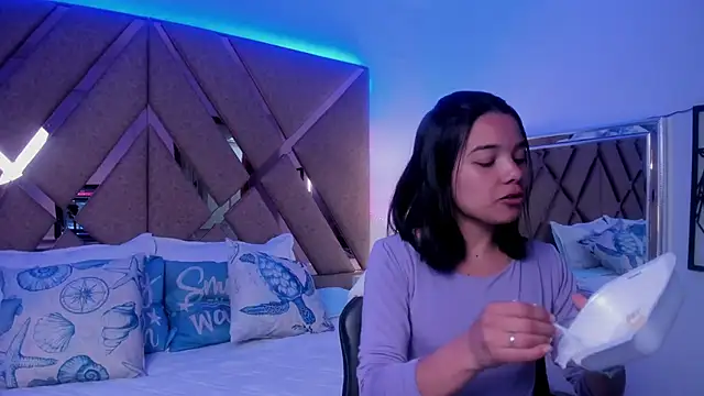 BelhaLawuo online show from October 2, 2025, 8:01 pm