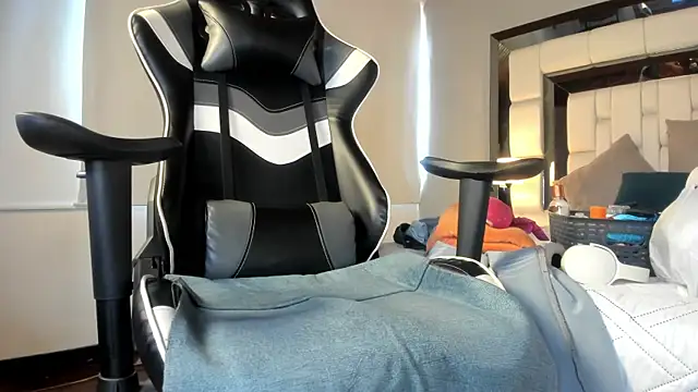 Snapshot of Adhara7 chatting on October 20, 2025, 6:19 pm Adhara7 online show from October 20, 2025, 6:19 pm