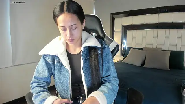 Snapshot of Adhara7 chatting on October 11, 2025, 8:21 pm Adhara7 online show from October 11, 2025, 8:21 pm