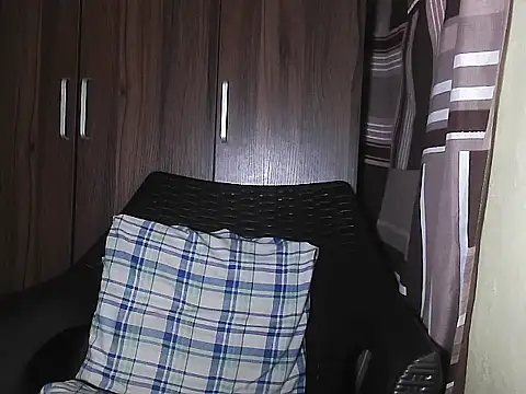 mimi15 online show from April 3, 2026, 9:54 pm