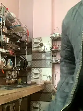 amitsharma7868 online show from December 15, 2025, 2:39 am