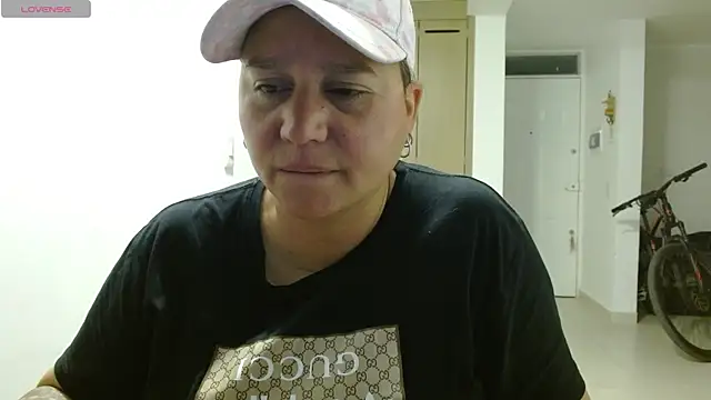 Snapshot of haashkyo chatting on May 14, 2026, 4:42 am haashkyo online show from May 14, 2026, 4:42 am