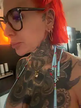 Snapshot of CatCoxx chatting on July 14, 2026, 1:17 pm CatCoxx online show from July 14, 2026, 1:17 pm