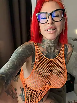 Snapshot of CatCoxx chatting on July 1, 2026, 5:30 am CatCoxx online show from July 1, 2026, 5:30 am
