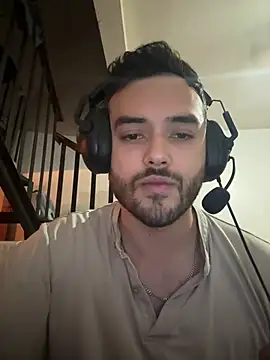 acmello83 online show from April 10, 2026, 8:16 pm