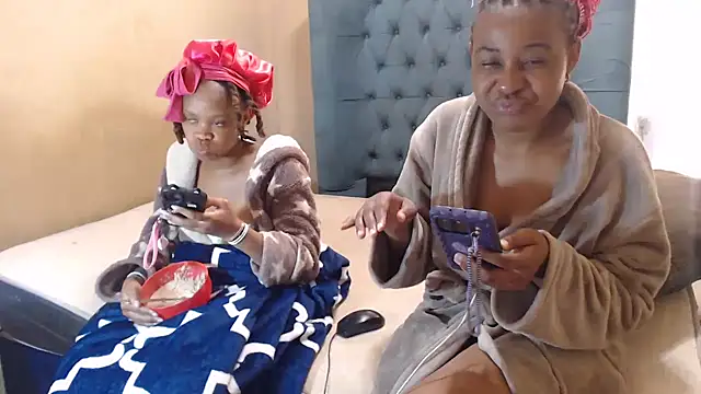 Snapshot of EbonyEssence chatting on May 14, 2026, 10:01 am EbonyEssence online show from May 14, 2026, 10:01 am