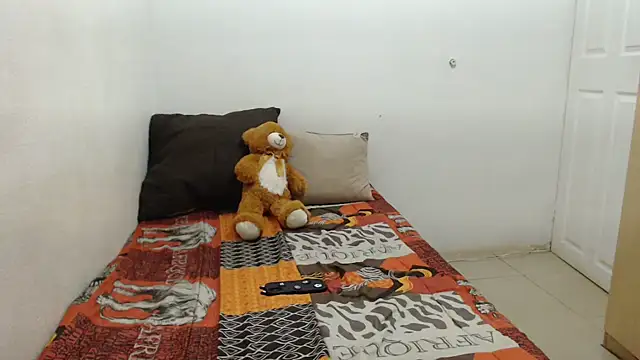 EssenceLovers online show from January 9, 2026, 6:15 pm