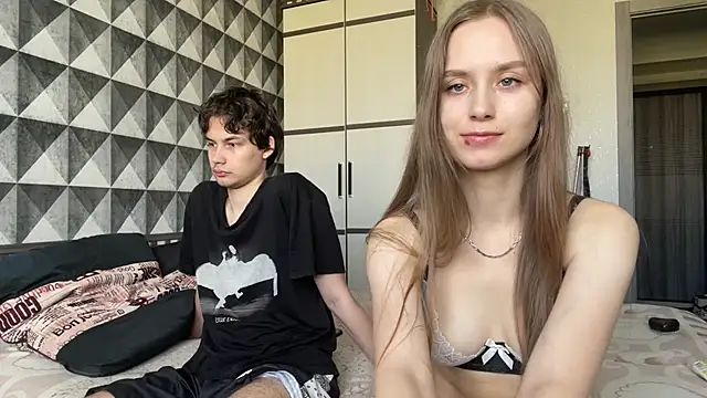 merycouple online show from February 13, 2026, 3:28 am