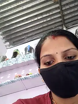 poojam93 online show from November 3, 2025, 3:56 am