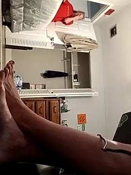 sarahkat86 online show from April 10, 2026, 11:50 am