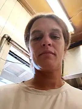 sarahkat86 online show from October 14, 2025, 3:45 pm