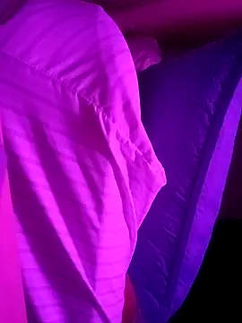 sarahkat86 online show from September 18, 2025, 7:11 am