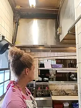 sarahkat86 online show from November 4, 2025, 5:39 pm