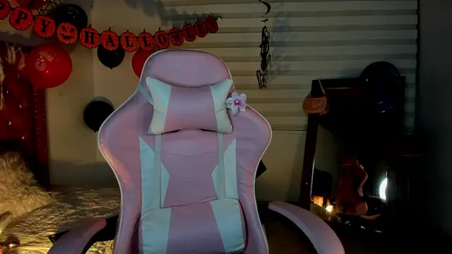 Snapshot of Jade_rey_ chatting on October 23, 2025, 1:48 am Jade rey online show from October 23, 2025, 1:48 am