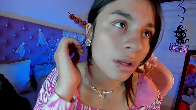 Snapshot of Jade_rey_ chatting on October 17, 2025, 7:26 pm Jade rey online show from October 17, 2025, 7:26 pm