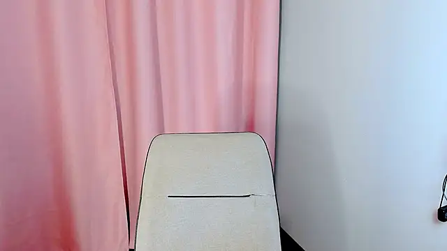 yoi mika online show from October 4, 2025, 10:00 pm