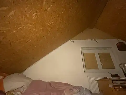 Snapshot of Salon1986 chatting on October 17, 2025, 9:38 pm Salon1986 online show from October 17, 2025, 9:38 pm