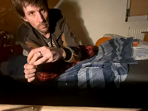 Snapshot of Salon1986 chatting on November 29, 2025, 5:29 am Salon1986 online show from November 29, 2025, 5:29 am