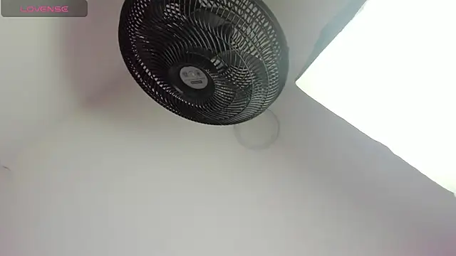 sweet  vanessa1 online show from October 24, 2025, 3:27 am