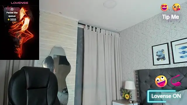 sweet  vanessa1 online show from October 18, 2025, 4:58 am