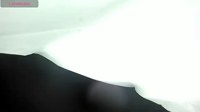 sweet  vanessa1 online show from November 6, 2025, 3:43 am