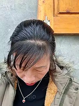 ngocngoc cute online show from November 2, 2025, 1:43 am