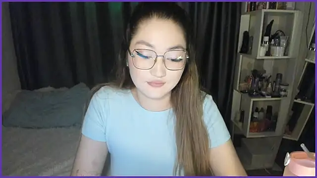 lyra x online show from October 1, 2025, 1:26 pm