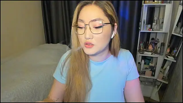 lyra x online show from February 9, 2026, 3:10 pm