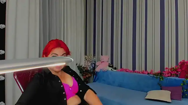 MilanaAlvis online show from November 5, 2025, 1:36 pm