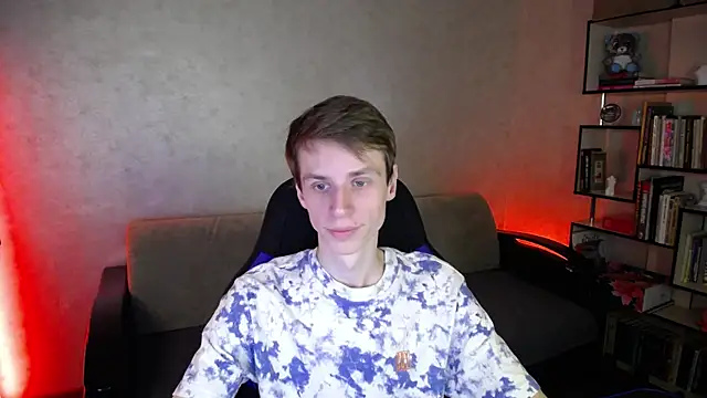 yes cute boy  online show from October 5, 2025, 9:22 am