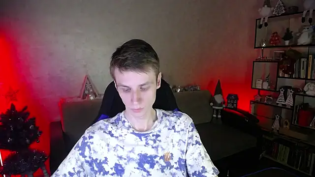 yes cute boy  online show from January 7, 2026, 6:02 pm