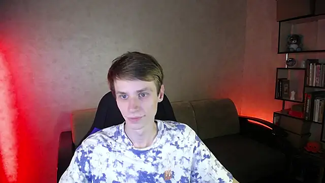 yes cute boy  online show from October 12, 2025, 7:26 pm