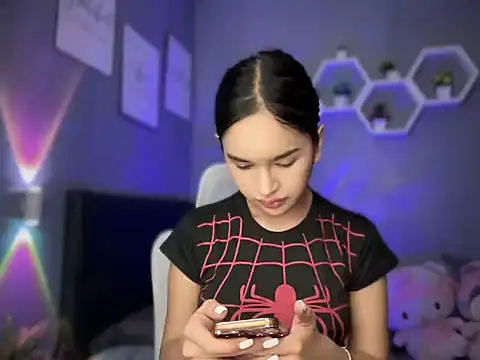 lelasohna online show from September 21, 2025, 6:51 am