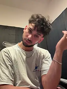 Snapshot of Gipsyboysteve chatting on April 15, 2026, 7:58 pm Gipsyboysteve online show from April 15, 2026, 7:58 pm