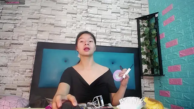 maily can online show from September 17, 2025, 12:29 pm