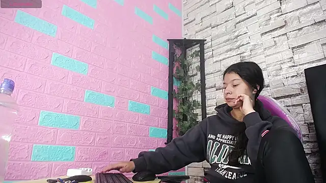 maily can online show from November 29, 2025, 12:27 pm