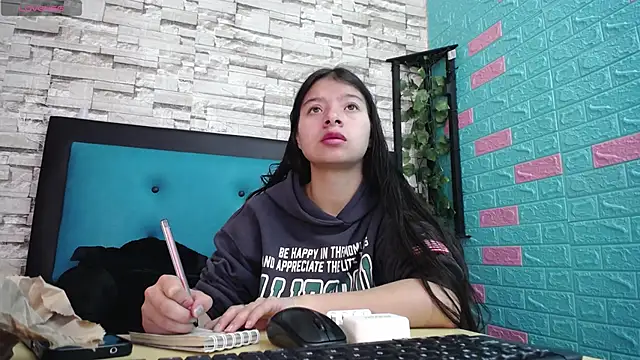 maily can online show from September 26, 2025, 12:45 pm