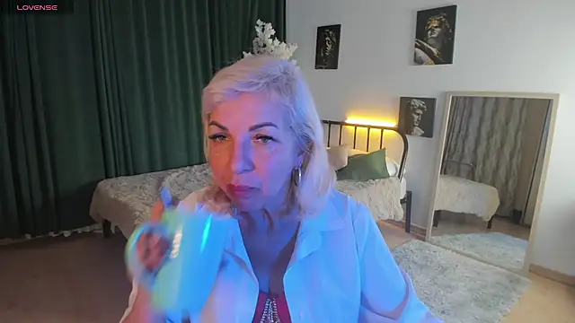 LiliaMoons online show from October 21, 2025, 11:09 am