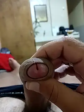 bigdick italy online show from February 1, 2026, 3:21 pm