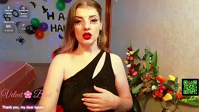 Snapshot of QueenInSilence chatting on October 27, 2025, 9:27 pm QueenInSilence online show from October 27, 2025, 9:27 pm