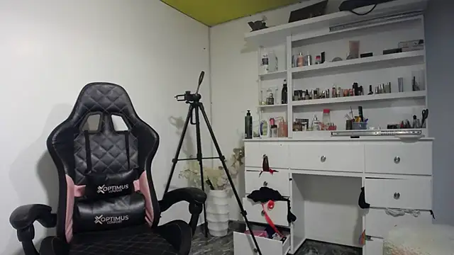 Snapshot of habdiela chatting on September 18, 2025, 2:03 am habdiela online show from September 18, 2025, 2:03 am