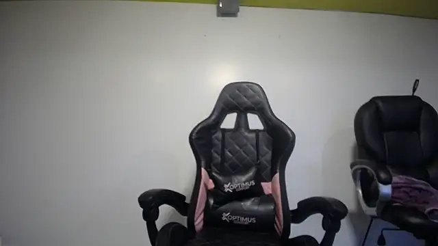 Snapshot of habdiela chatting on September 19, 2025, 6:23 pm habdiela online show from September 19, 2025, 6:23 pm