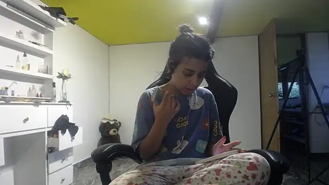 Snapshot of habdiela chatting on October 24, 2025, 7:57 pm habdiela online show from October 24, 2025, 7:57 pm