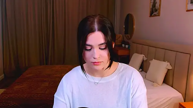 lil angel  online show from March 25, 2026, 9:46 pm