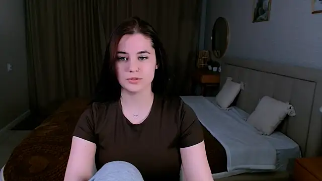 lil angel  online show from April 5, 2026, 10:27 pm