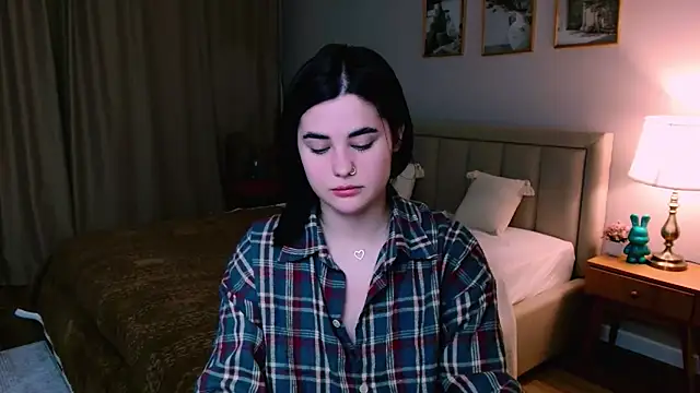 lil angel  online show from March 11, 2026, 10:26 pm